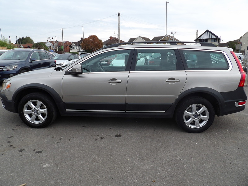 Used Volvo XC70 2011 for sale - 76308127: Photo 8