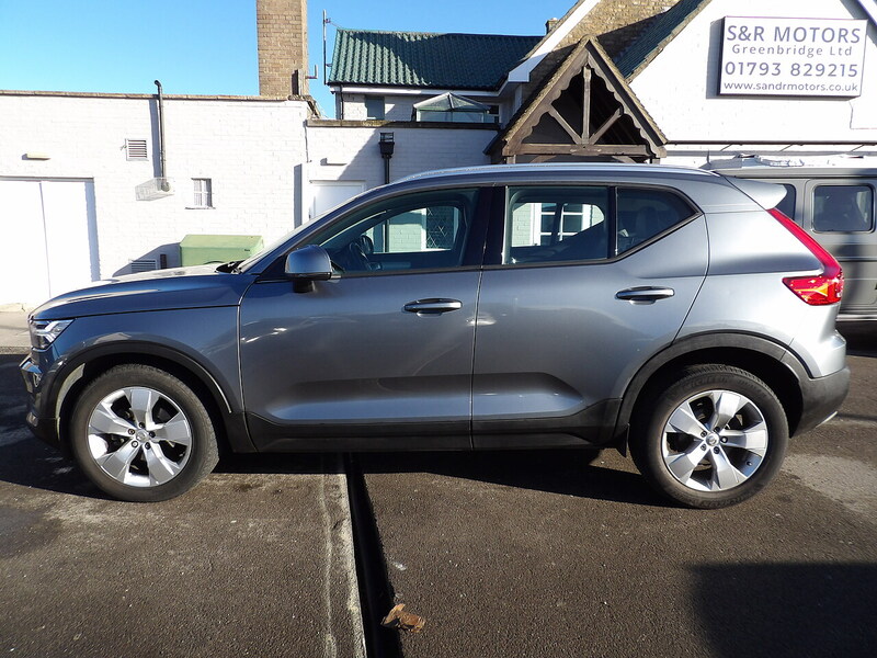 Used Volvo XC40 for sale - 76357032: Photo 2