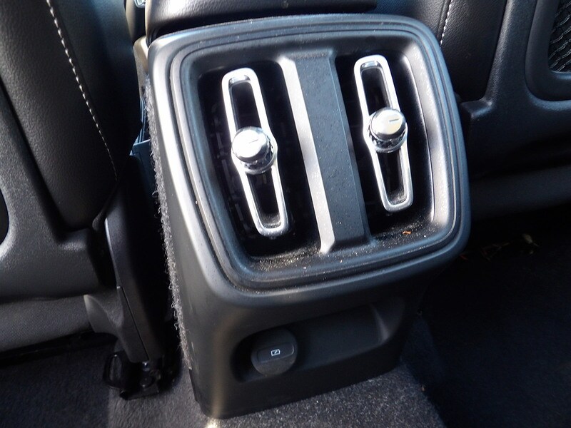 Used Volvo XC40 for sale - 76357032: Photo 28