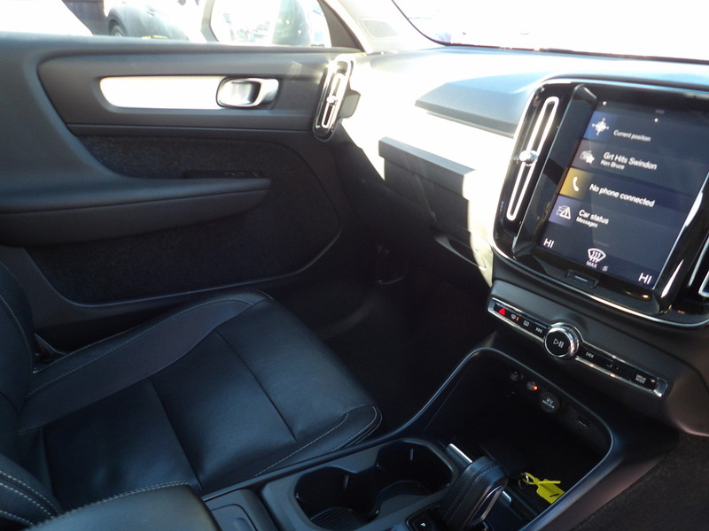 Used Volvo XC40 for sale - 76357032: Photo 40