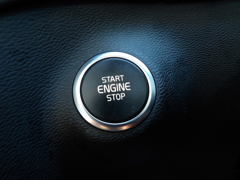 Used Volvo XC40 for sale - 76357032: Photo 48