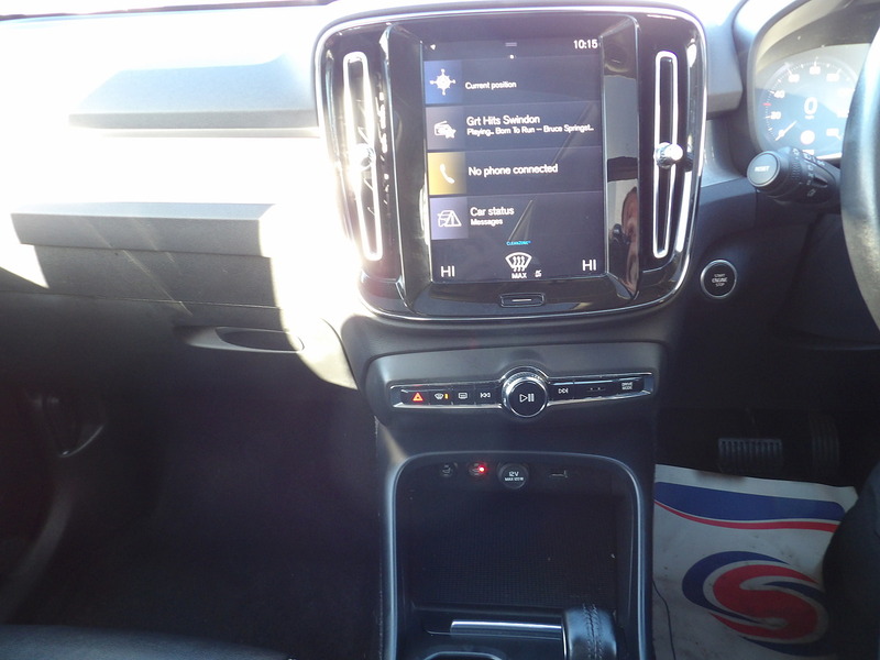 Used Volvo XC40 for sale - 76357032: Photo 50