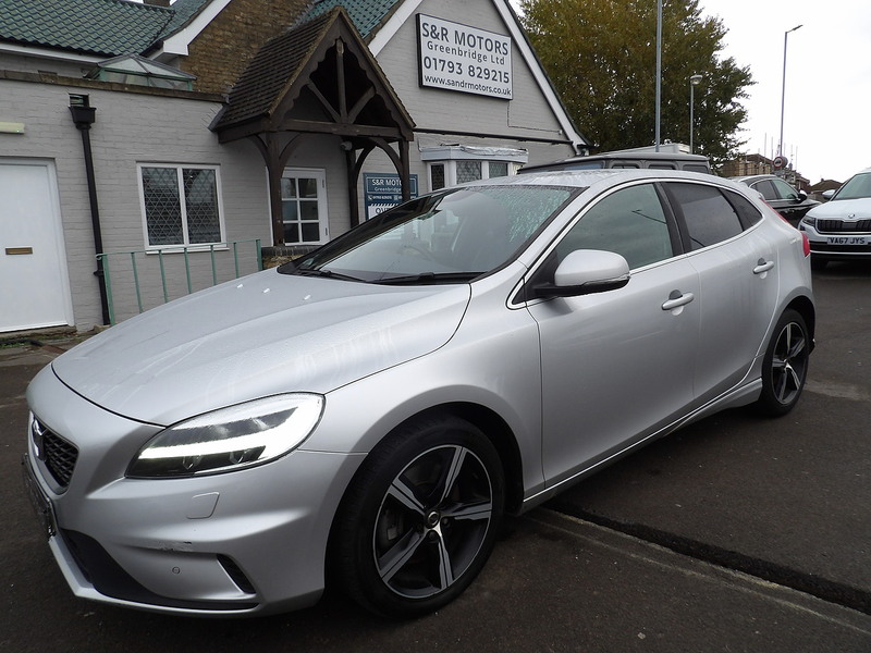 Used Volvo V40 2019 for sale - 76403233: Photo 1