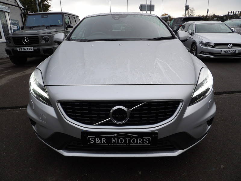 Used Volvo V40 2019 for sale - 76403233: Photo 2