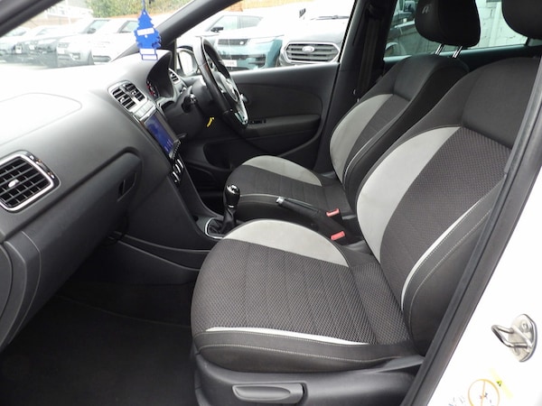 Used Volkswagen Polo 2014 for sale - 76308126: Photo 7
