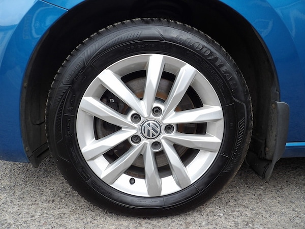 Used Volkswagen Touran 2018 for sale - 76308105: Photo 12