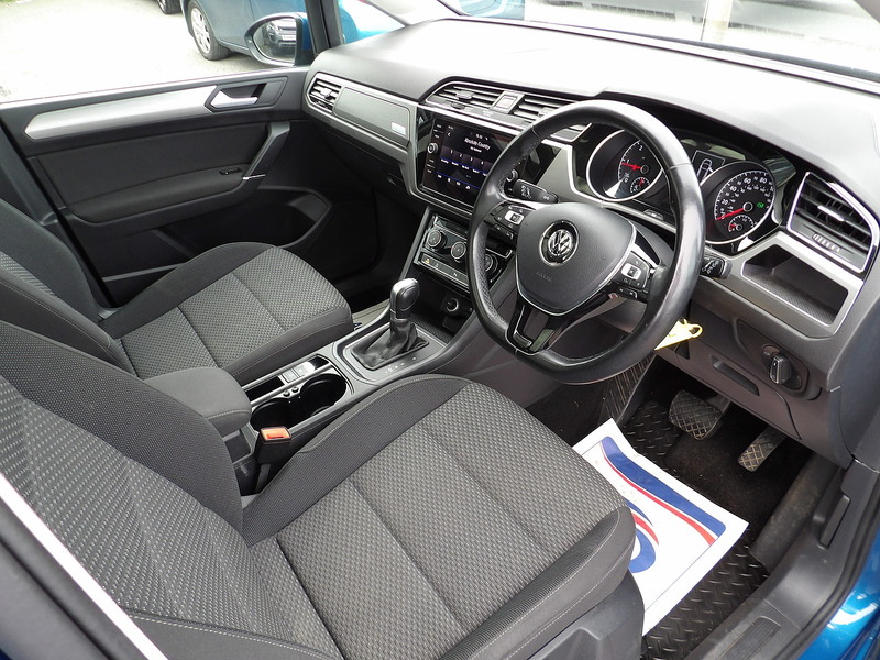 Used Volkswagen Touran 2018 for sale - 76308105: Photo 27