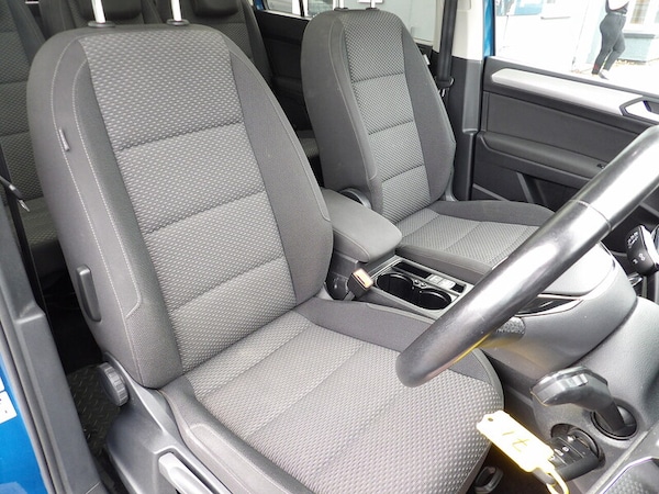 Used Volkswagen Touran 2018 for sale - 76308105: Photo 28