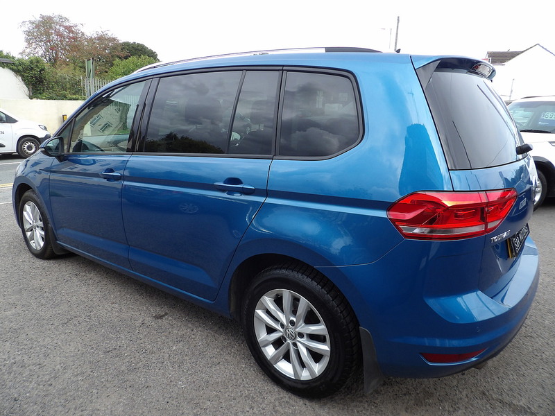 Used Volkswagen Touran 2018 for sale - 76308105: Photo 3