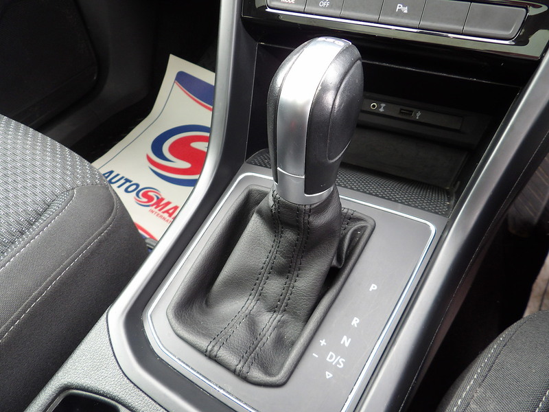 Used Volkswagen Touran 2018 for sale - 76308105: Photo 32