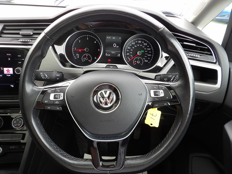 Used Volkswagen Touran 2018 for sale - 76308105: Photo 43