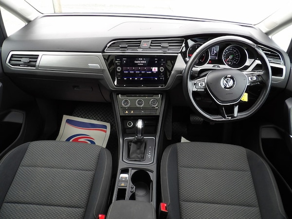 Used Volkswagen Touran 2018 for sale - 76308105: Photo 52