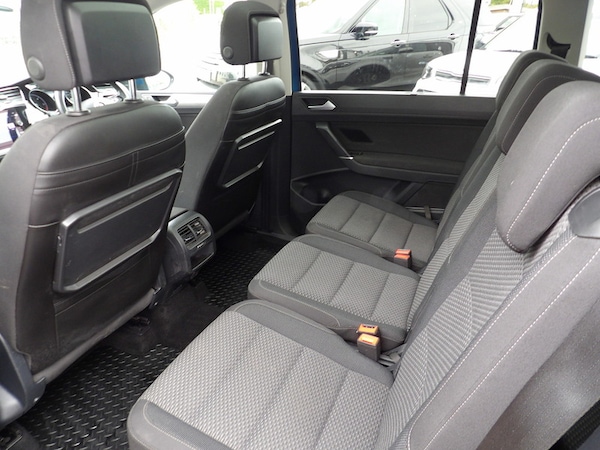 Used Volkswagen Touran 2018 for sale - 76308105: Photo 59