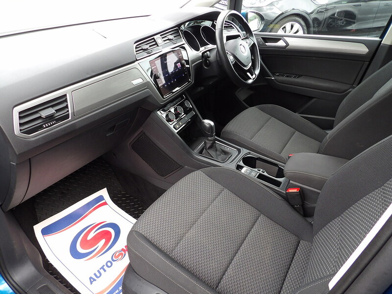 Used Volkswagen Touran 2018 for sale - 76308105: Photo 61