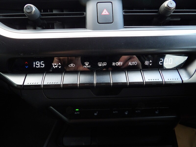 Used Lexus UX 2021 for sale - 76299790: Photo 51