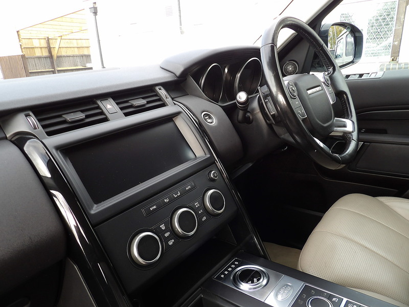 Used Land Rover Discovery 2018 for sale - 76482597: Photo 24