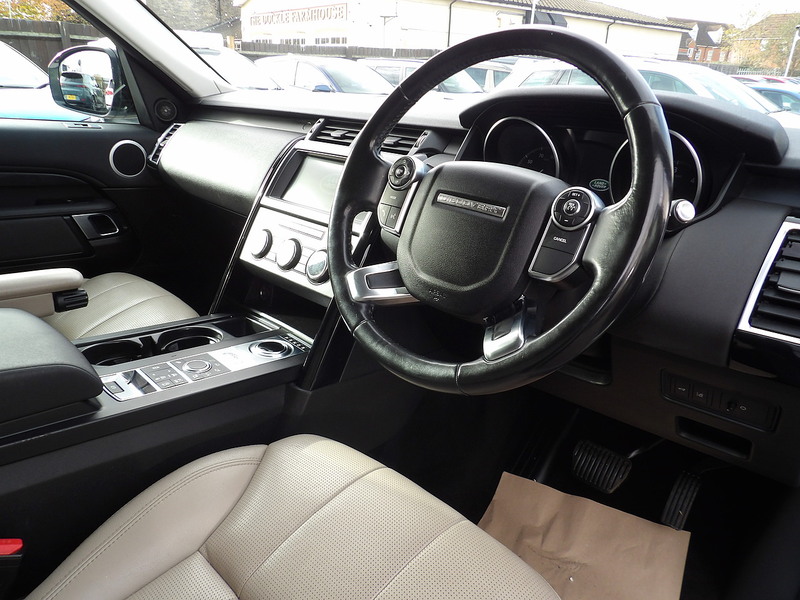 Used Land Rover Discovery 2018 for sale - 76482597: Photo 43