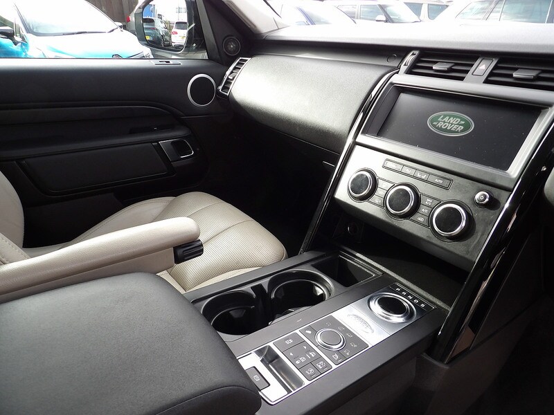 Used Land Rover Discovery 2018 for sale - 76482597: Photo 44