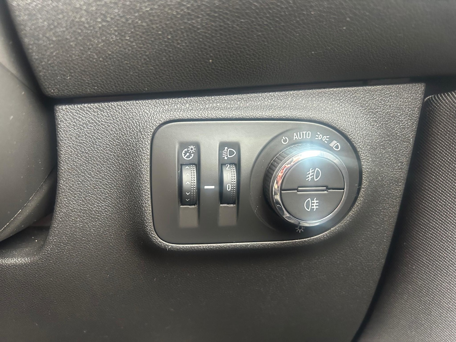 Used Vauxhall Corsa 2015 for sale - 76627468: Photo 41