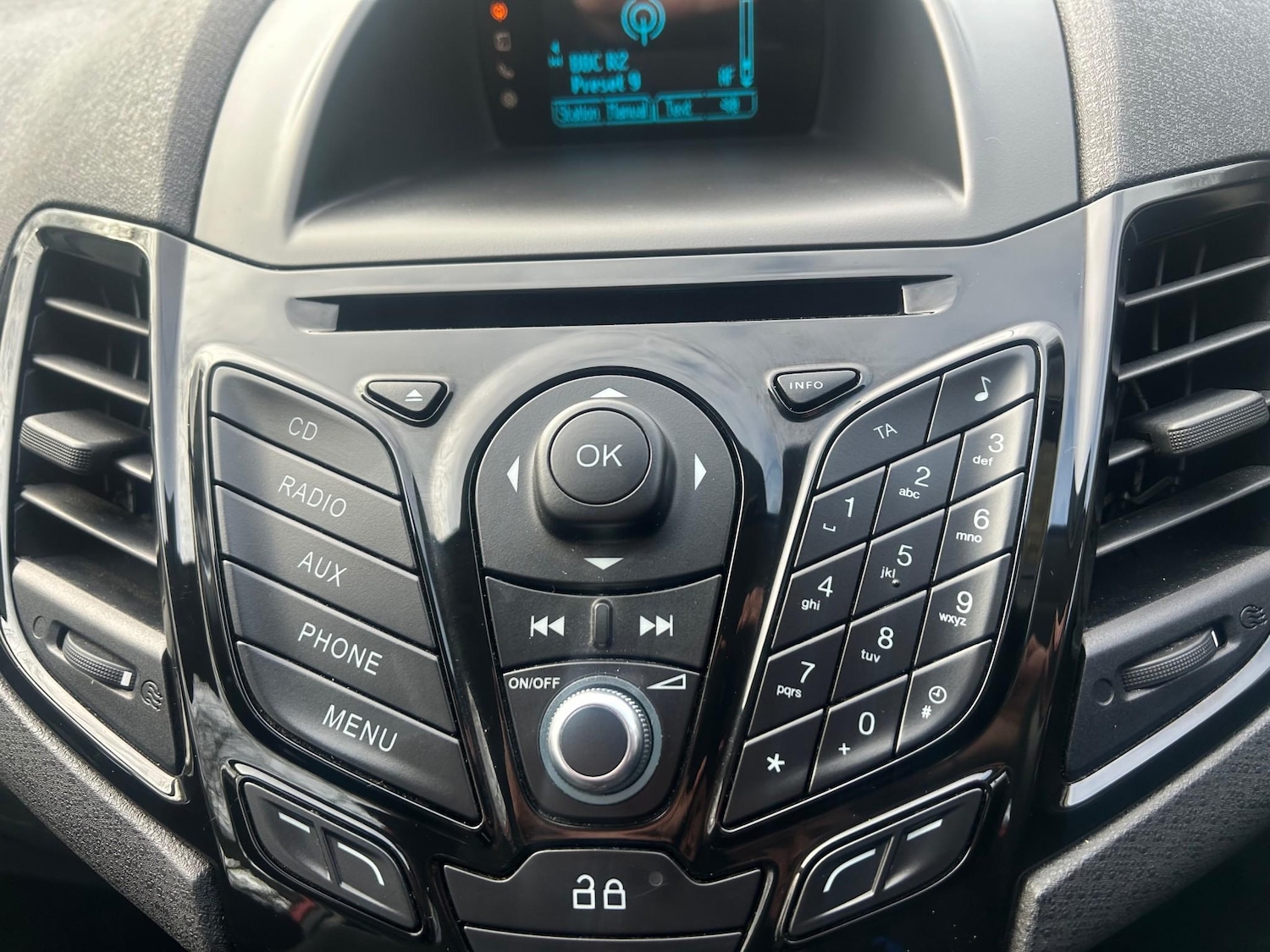 Used Ford Fiesta 2014 for sale - 77607920: Photo 29