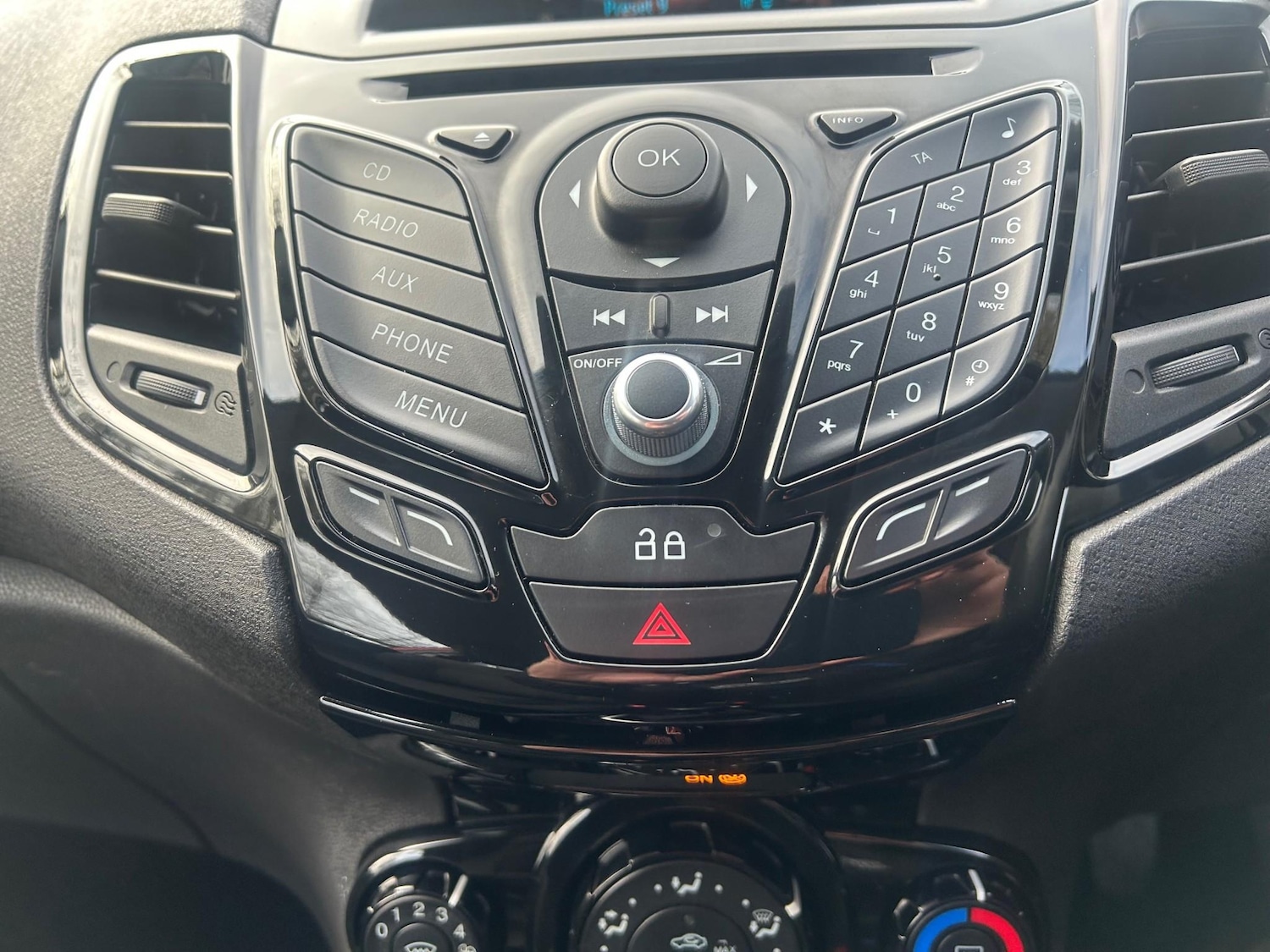 Used Ford Fiesta 2014 for sale - 77607920: Photo 30