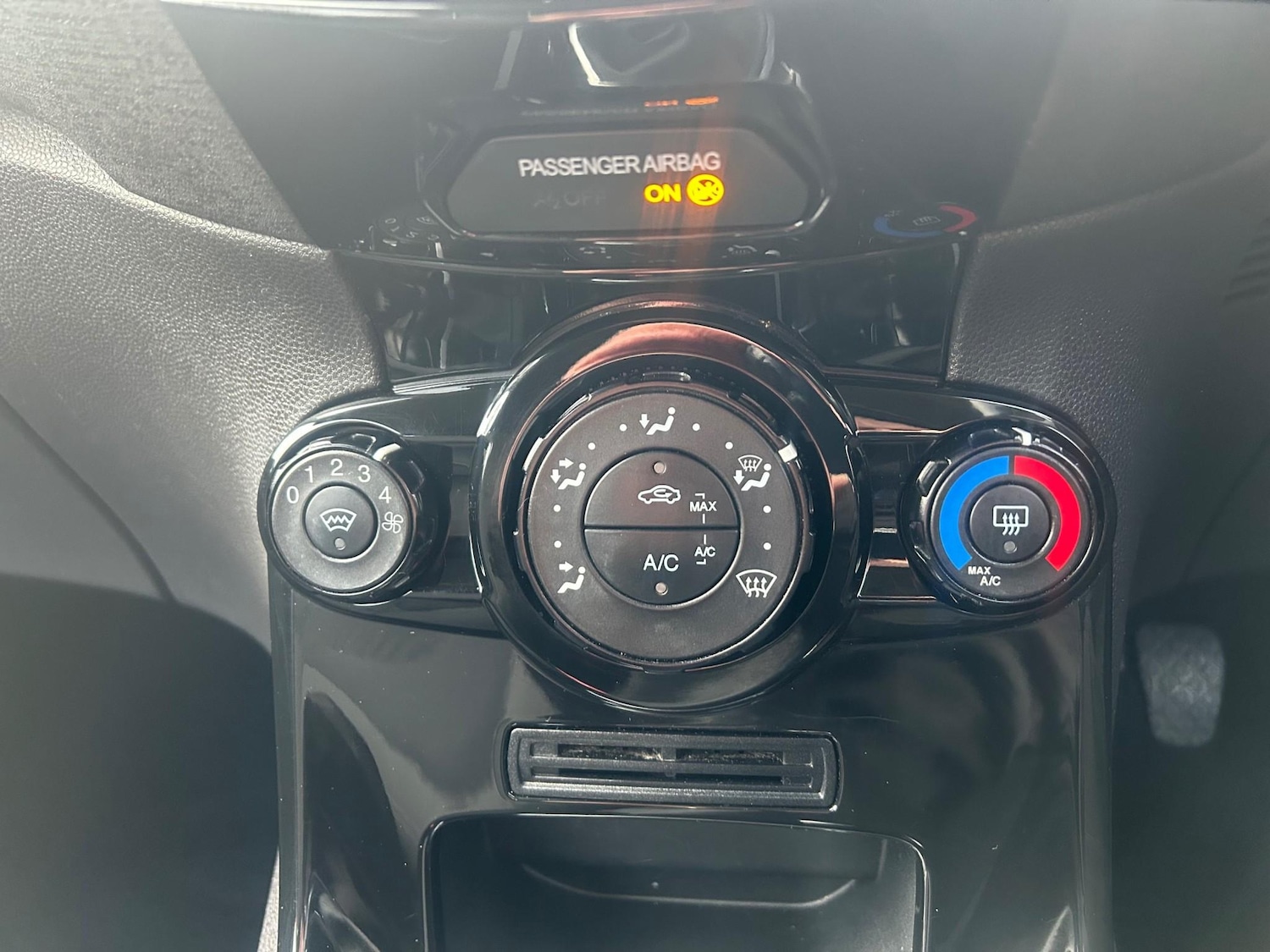 Used Ford Fiesta 2014 for sale - 77607920: Photo 31