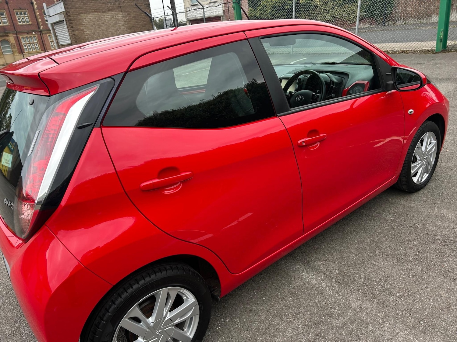 Used Toyota AYGO 2015 for sale - 76627467: Photo 13