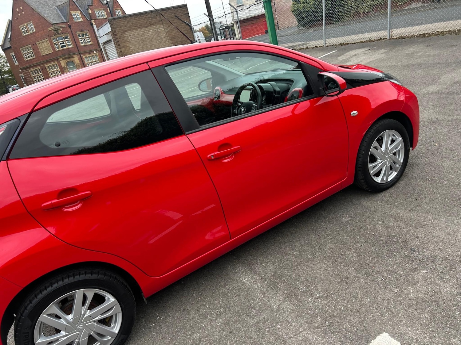 Used Toyota AYGO 2015 for sale - 76627467: Photo 15