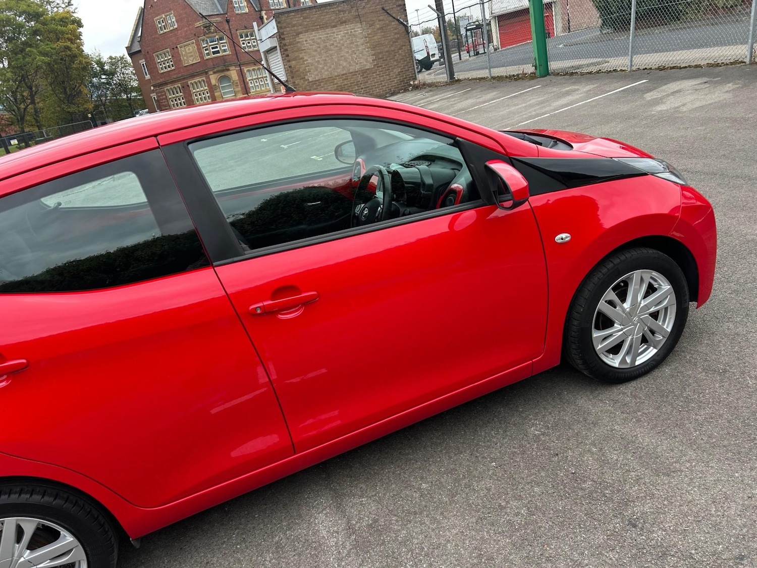 Used Toyota AYGO 2015 for sale - 76627467: Photo 16