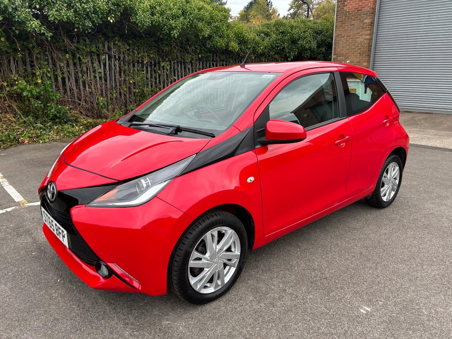 Used Toyota AYGO 2015 for sale - 76627467: Photo 2