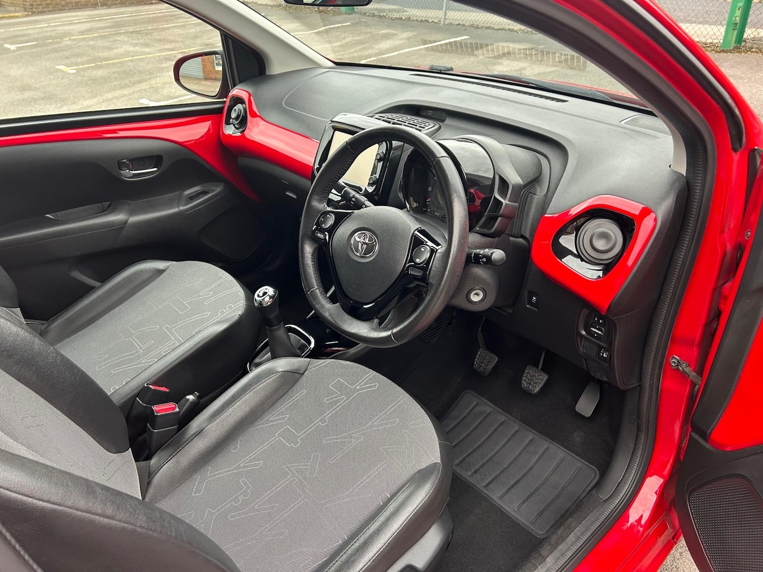 Used Toyota AYGO 2015 for sale - 76627467: Photo 21