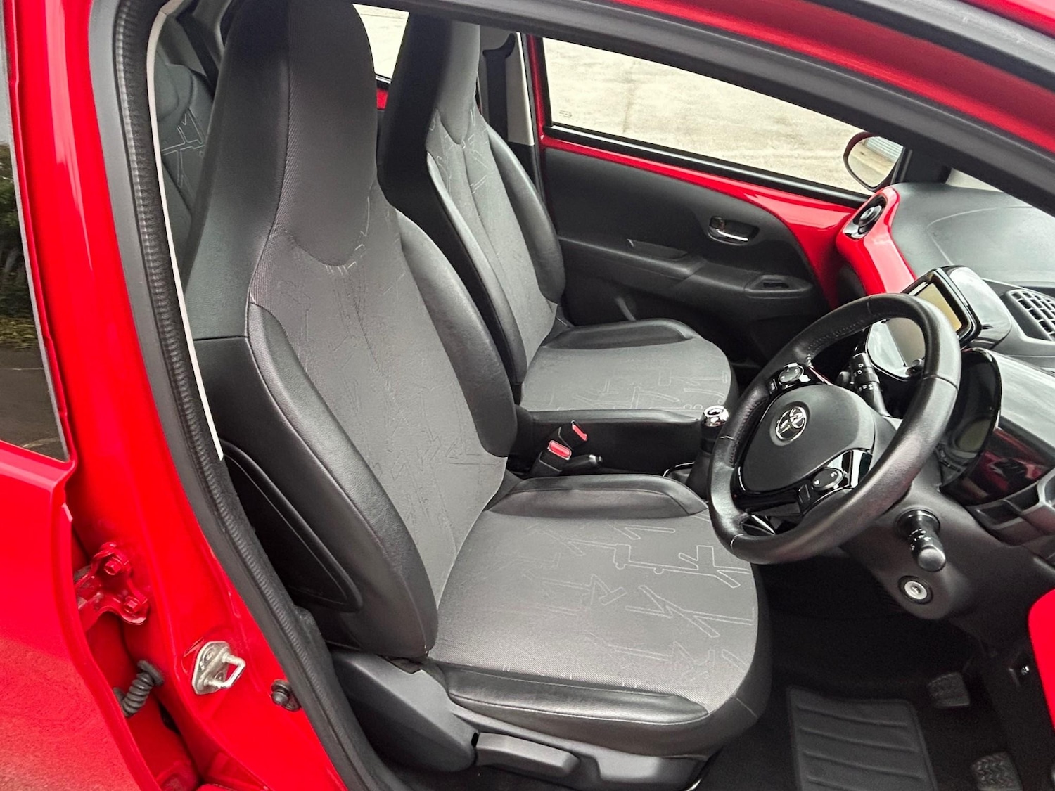 Used Toyota AYGO 2015 for sale - 76627467: Photo 23