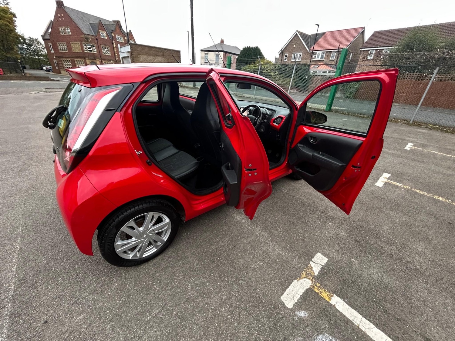 Used Toyota AYGO 2015 for sale - 76627467: Photo 29