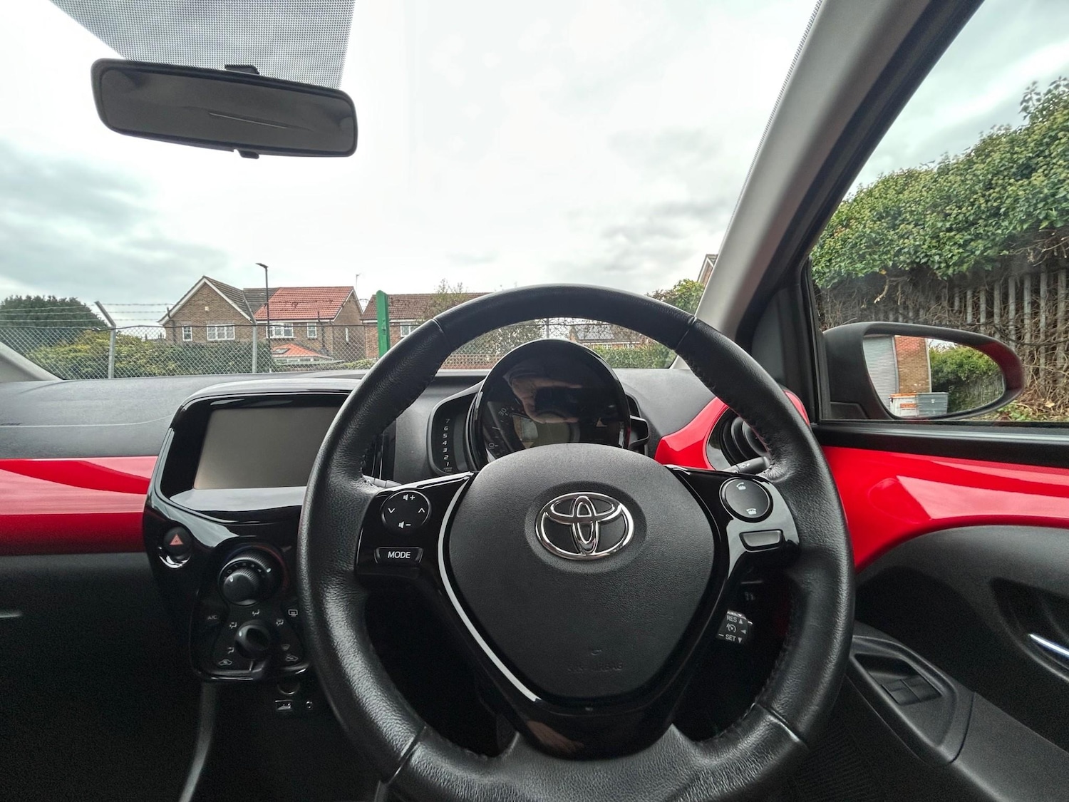 Used Toyota AYGO 2015 for sale - 76627467: Photo 32