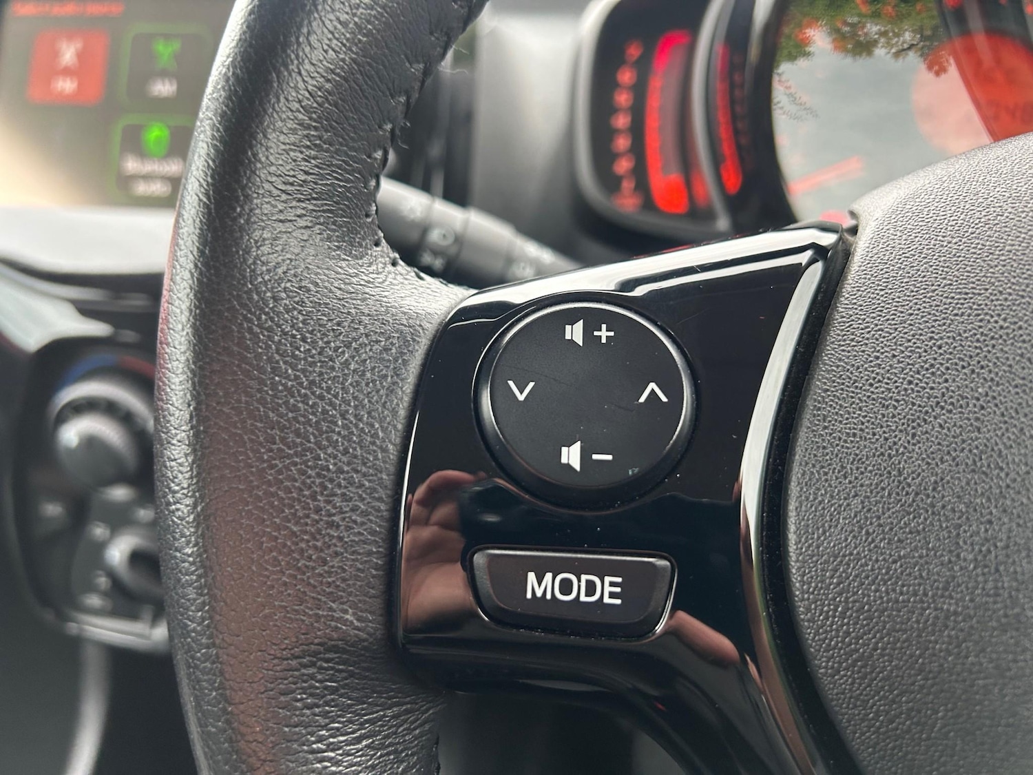 Used Toyota AYGO 2015 for sale - 76627467: Photo 40