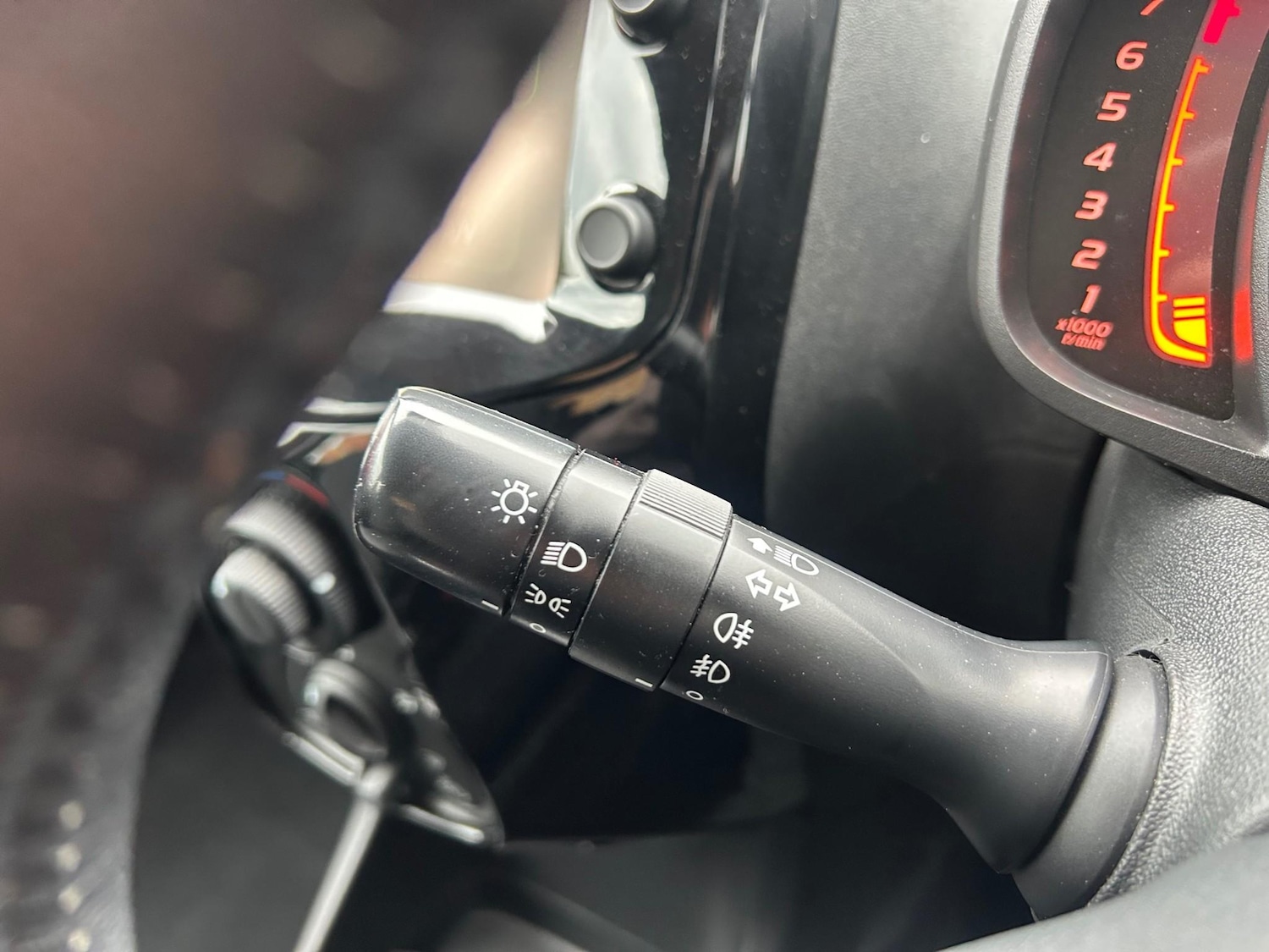 Used Toyota AYGO 2015 for sale - 76627467: Photo 42