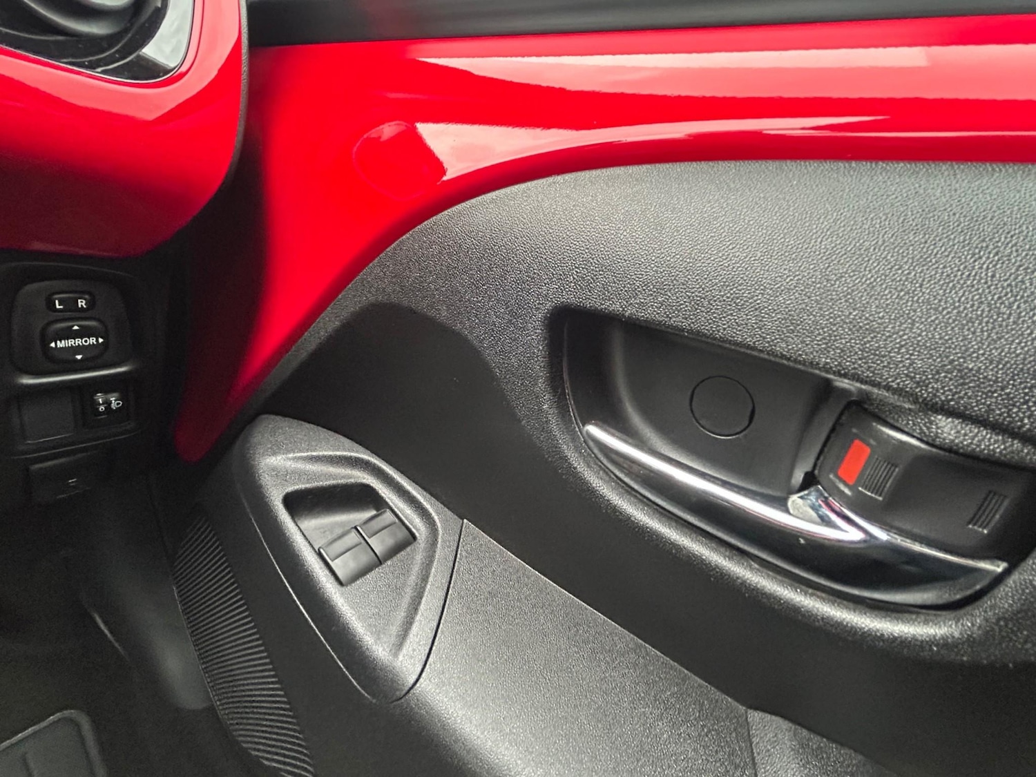 Used Toyota AYGO 2015 for sale - 76627467: Photo 46