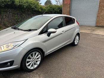 Used Ford Fiesta 2016 for sale - 76641437: Photo