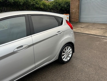 Used Ford Fiesta 2016 for sale - 76641437: Photo
