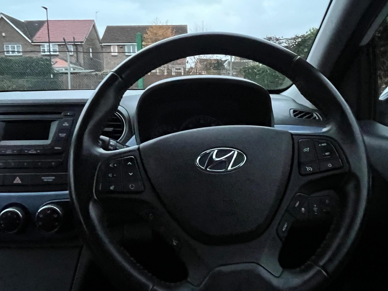 Used Hyundai i10 2016 for sale - 76758482: Photo 25