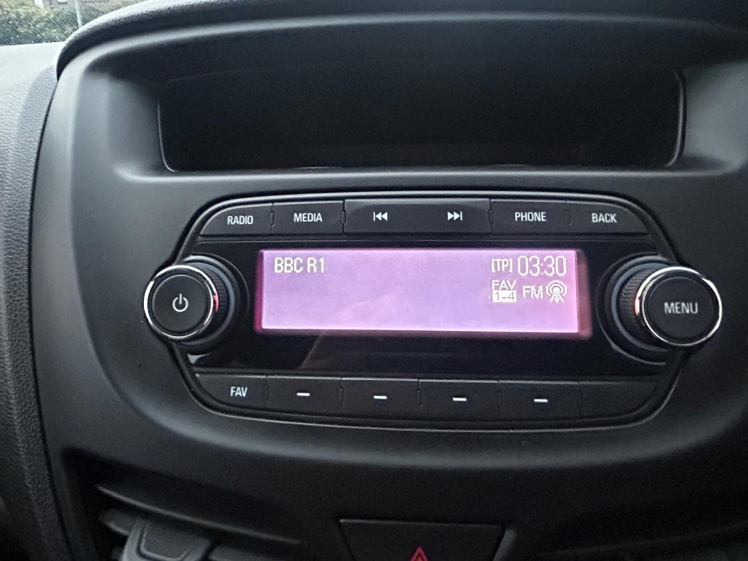 Used Vauxhall Viva 2016 for sale - 77319380: Photo 28