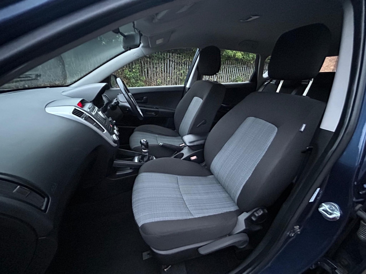 Used Kia Ceed 2011 for sale - 76942803: Photo 21