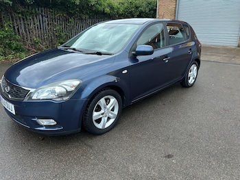 Used Kia Ceed 2011 for sale - 76942803: Photo