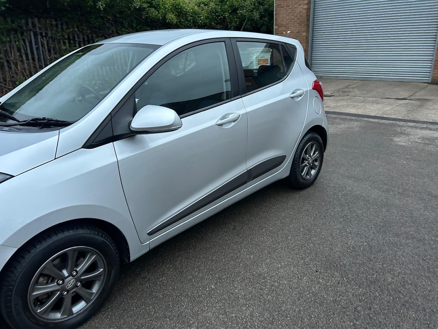 Used Hyundai i10 2014 for sale - 76641438: Photo 3