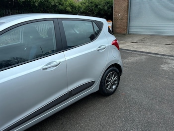 Used Hyundai i10 2014 for sale - 76641438: Photo