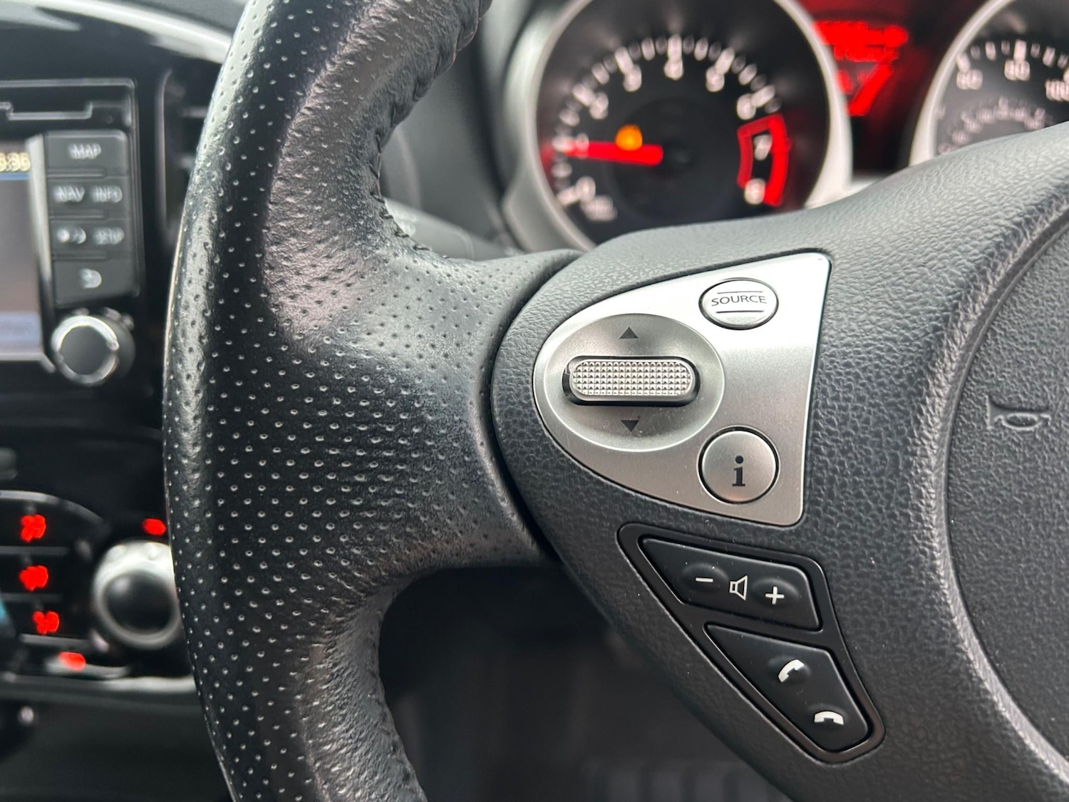 Used Nissan Juke 2017 for sale - 76627469: Photo 34