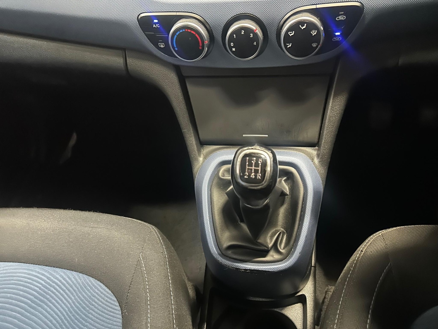 Used Hyundai i10 2014 for sale - 76665218: Photo 28