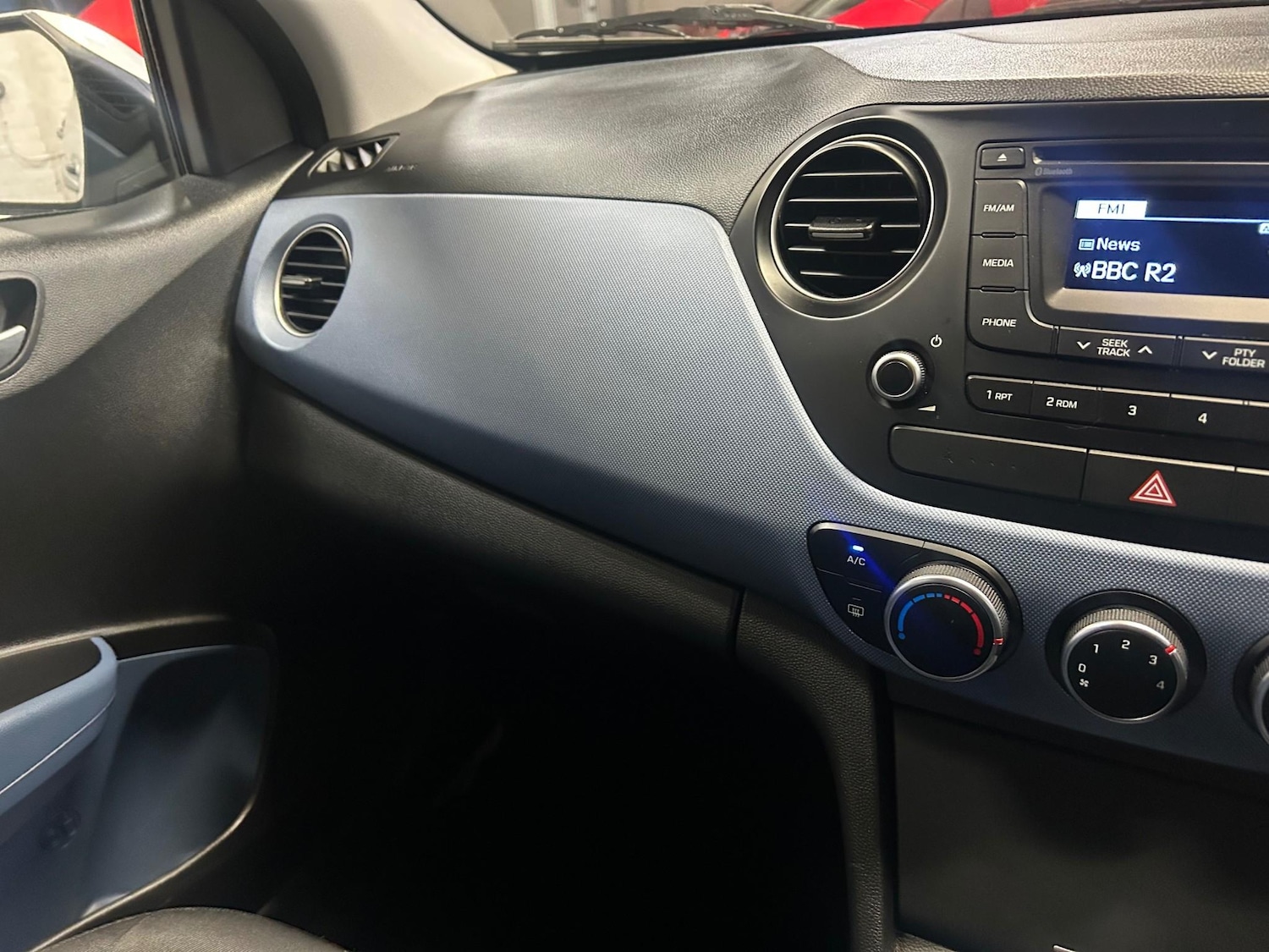 Used Hyundai i10 2014 for sale - 76665218: Photo 29