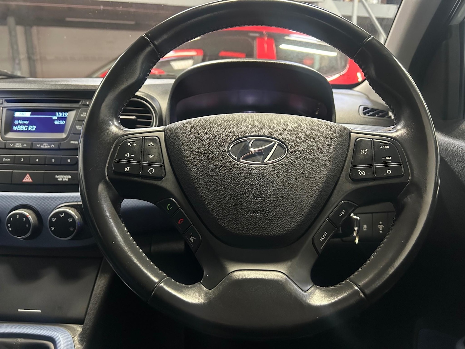 Used Hyundai i10 2014 for sale - 76665218: Photo 30