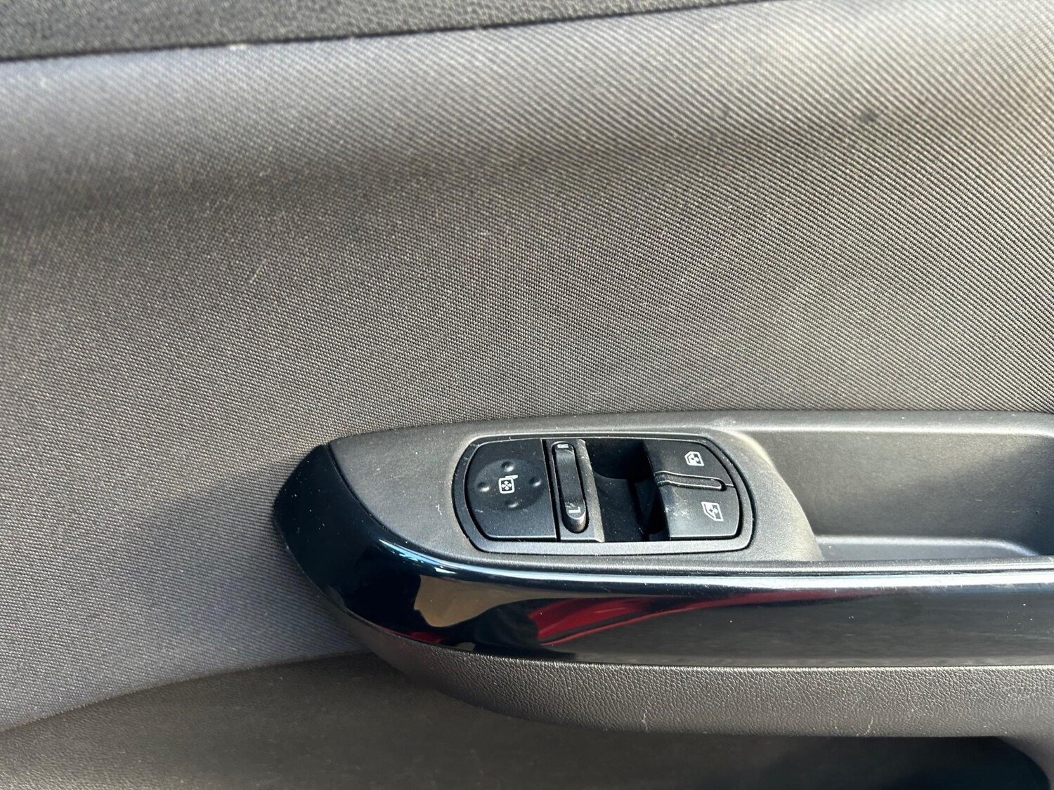 Used Vauxhall Corsa 2016 for sale - 76627478: Photo 34